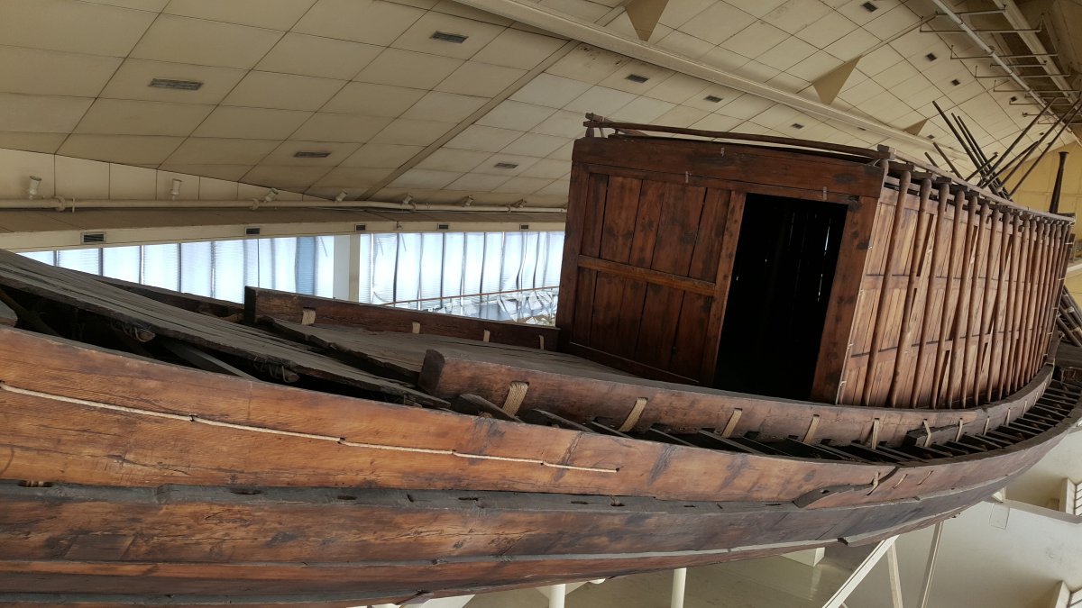 Солнечная лодка Египет