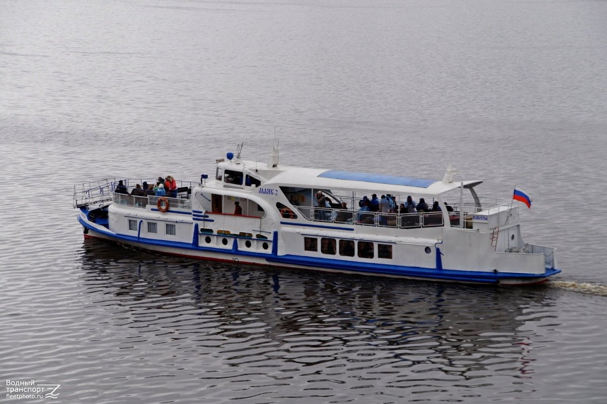 Теплоход Маяк 2 Кинешма