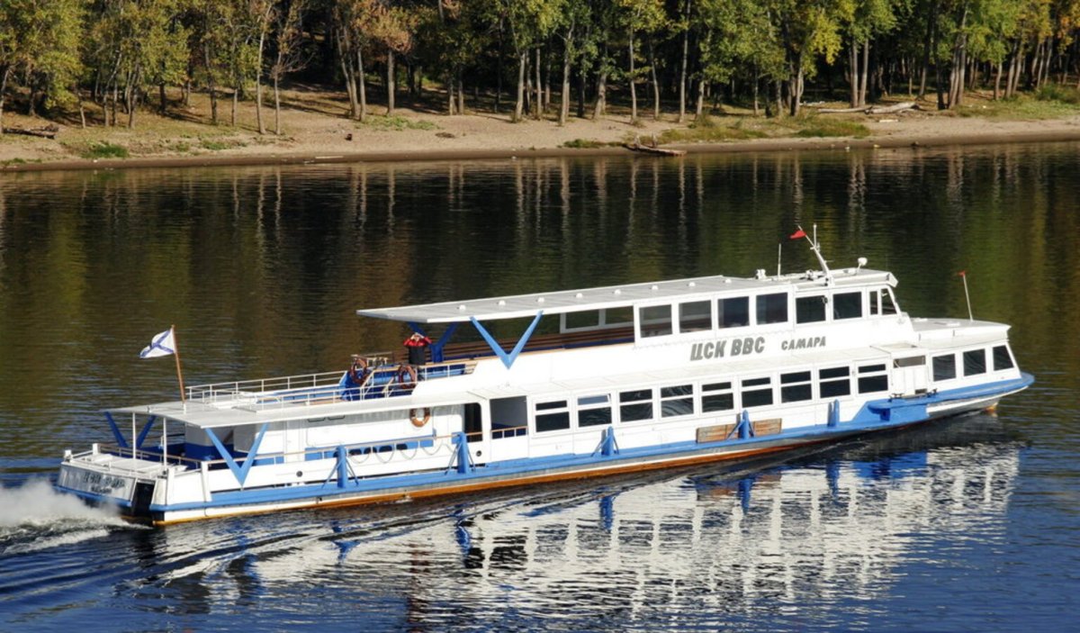 Теплоход ЦСК ВВС Самара