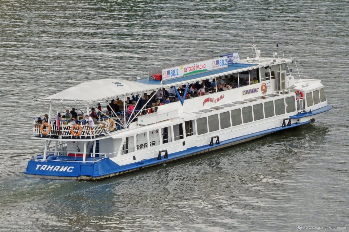 Танаис судно