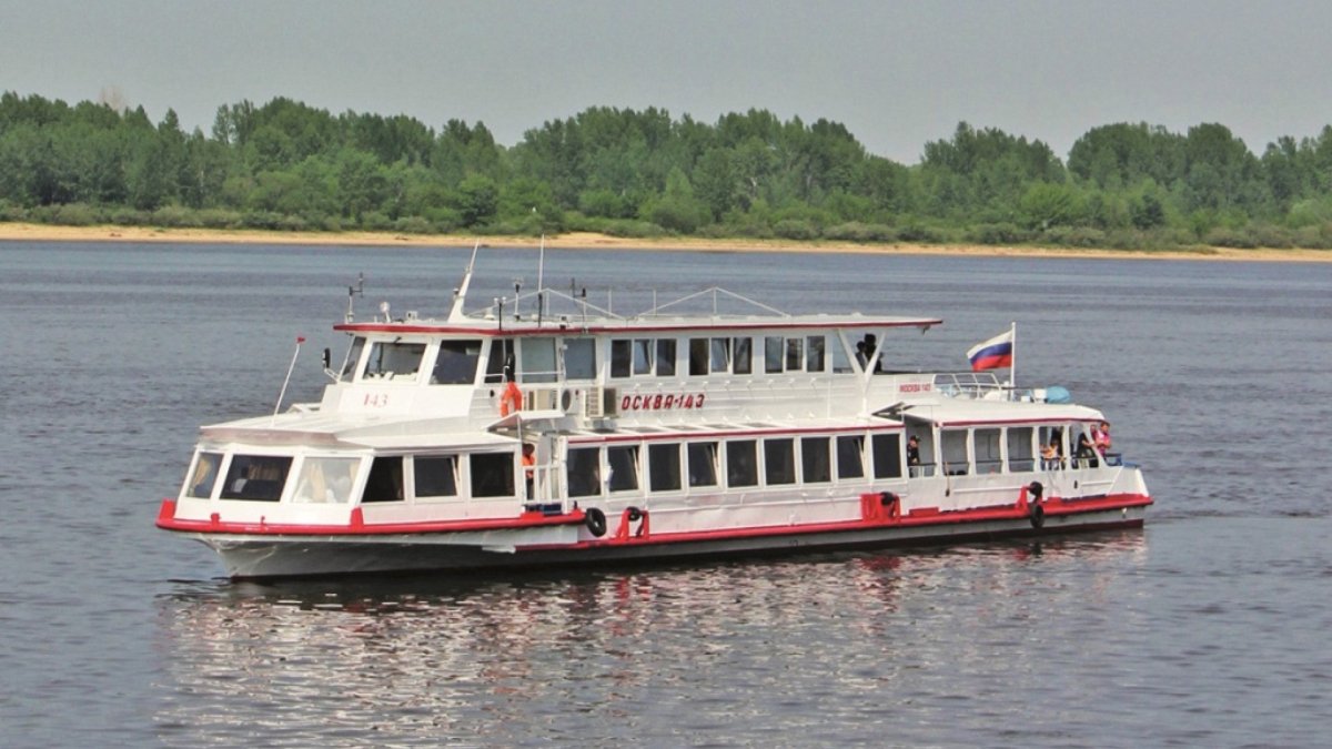 Теплоход Москва 143 водоход
