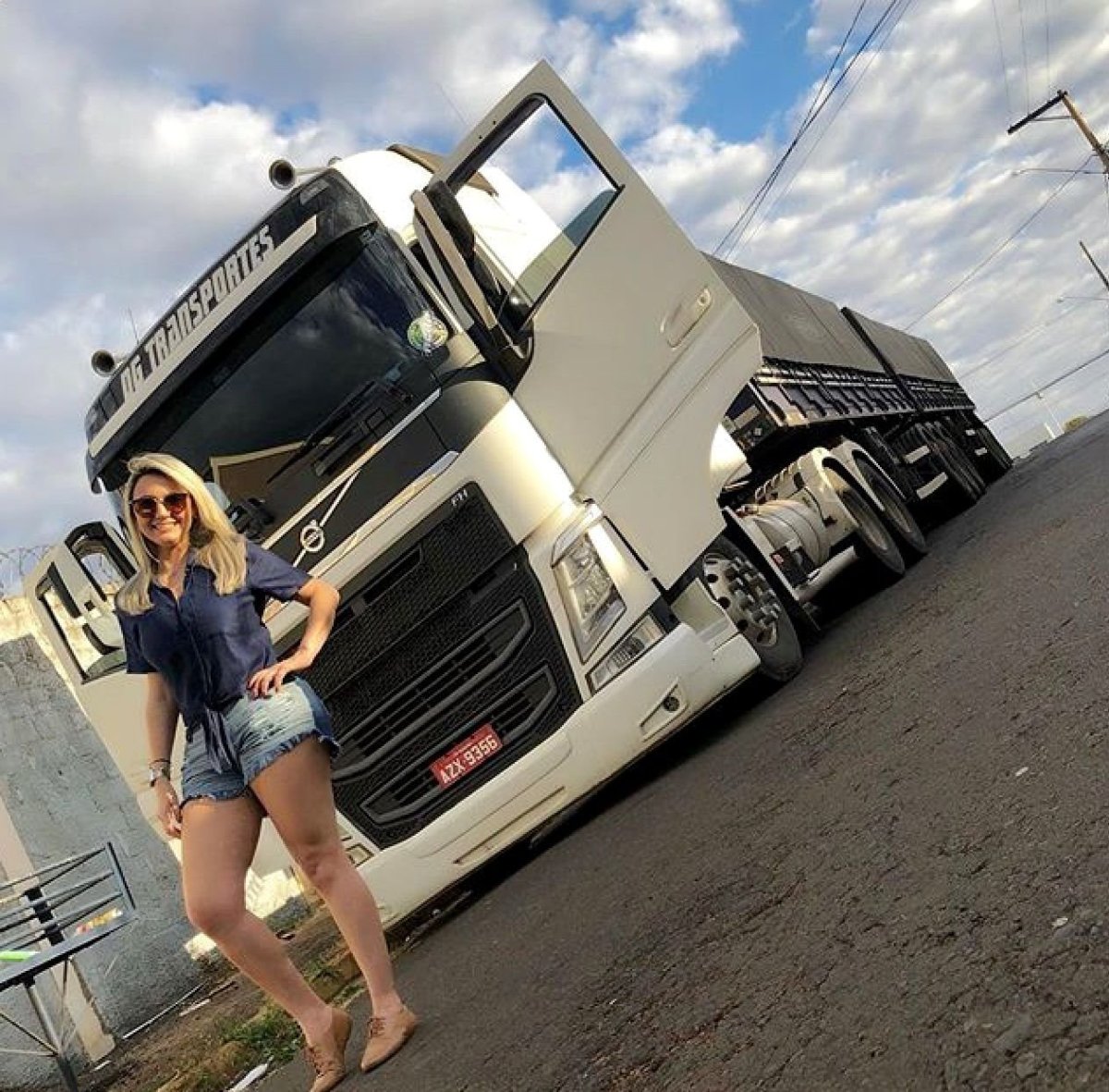 Девушки и фуры