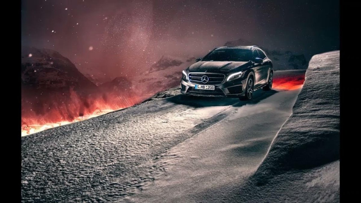 Машина в снегу