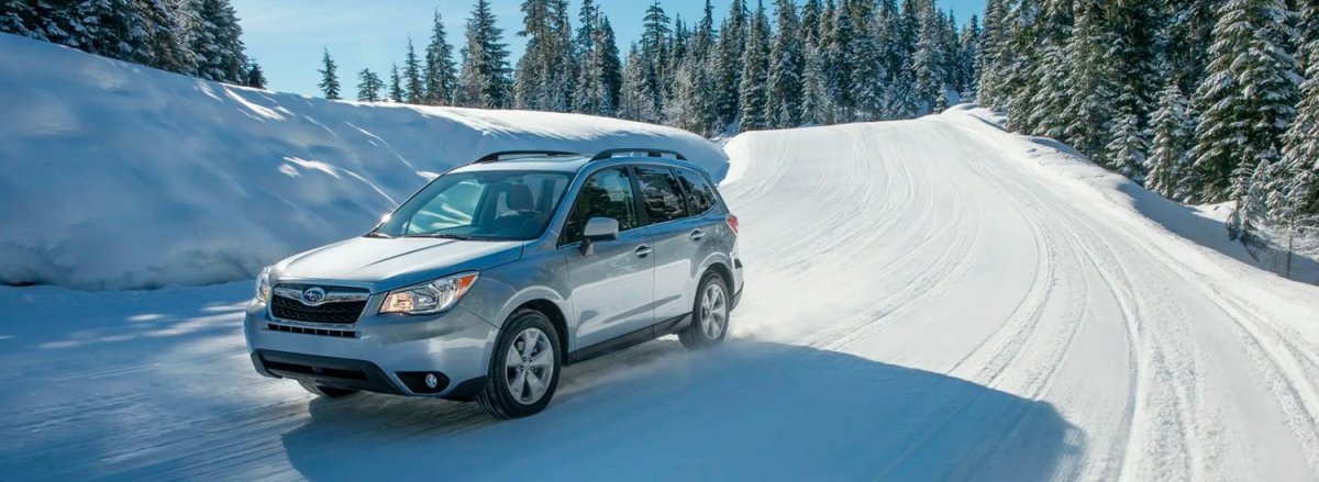 Subaru Forester 2016 серебристый