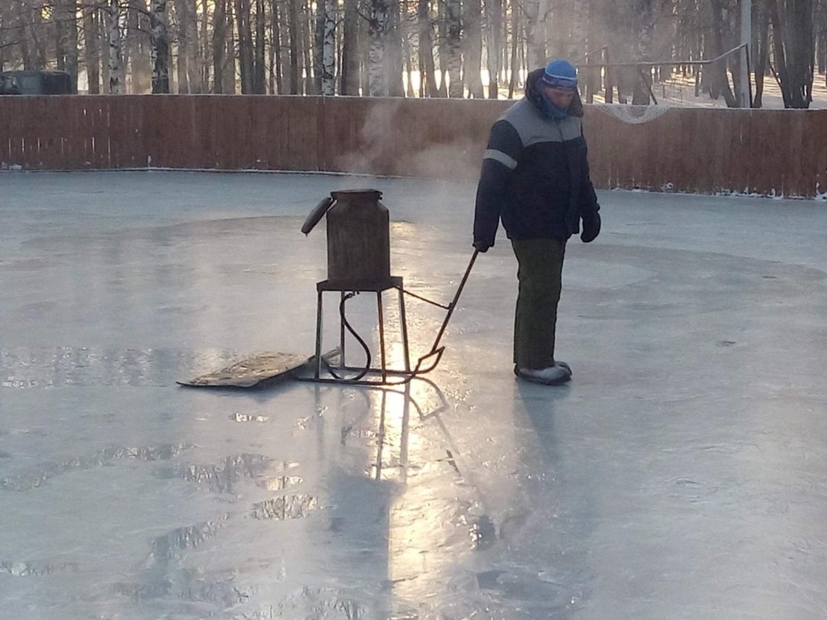 Приспособления для заливки льда