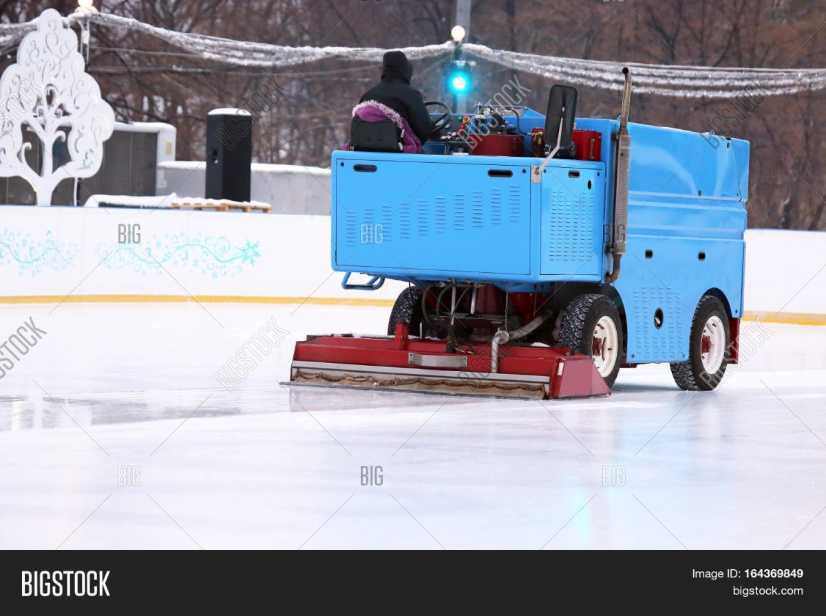 Машина для катка льда