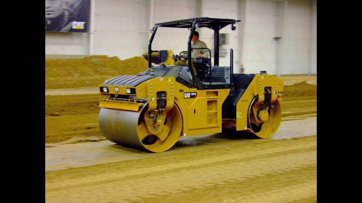 Каток Caterpillar cb10