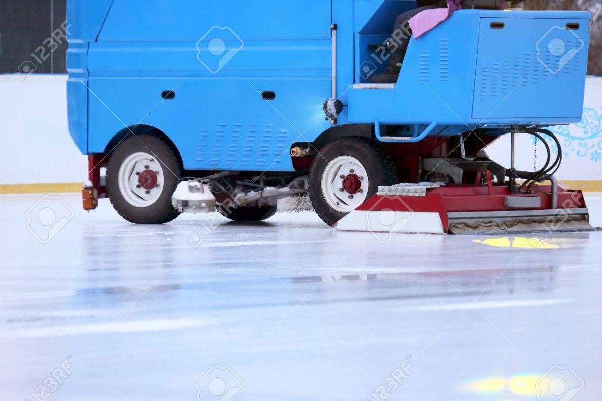 ГАЗ-3308 ледозаливочная машина