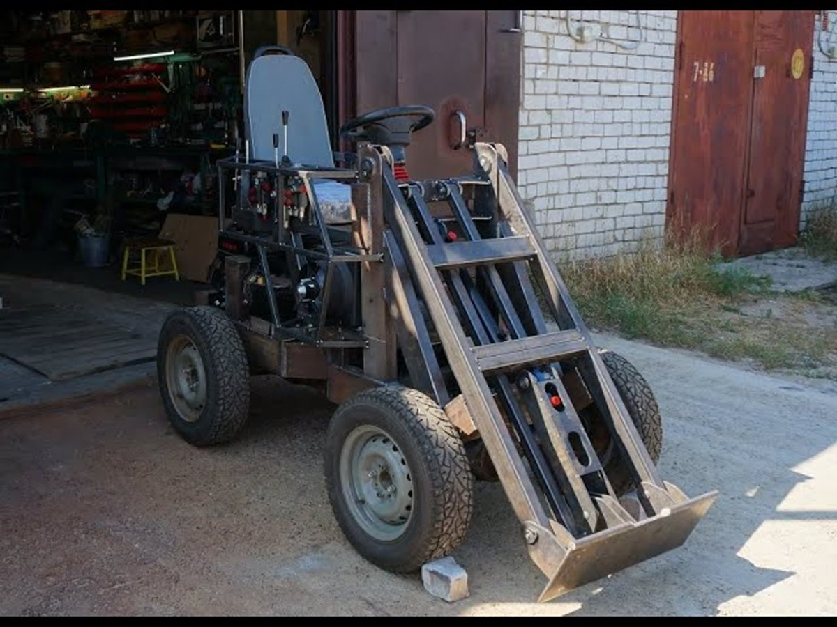 Стойки стрелы самодельного минипогрузчика