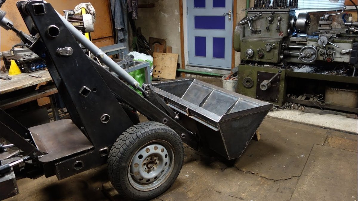 Самодельный мини погрузчик переломка