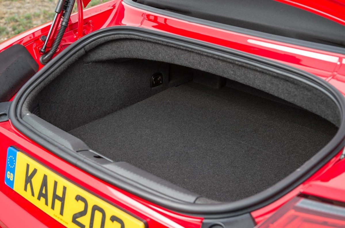 Ауди ТТ 1998 багажник