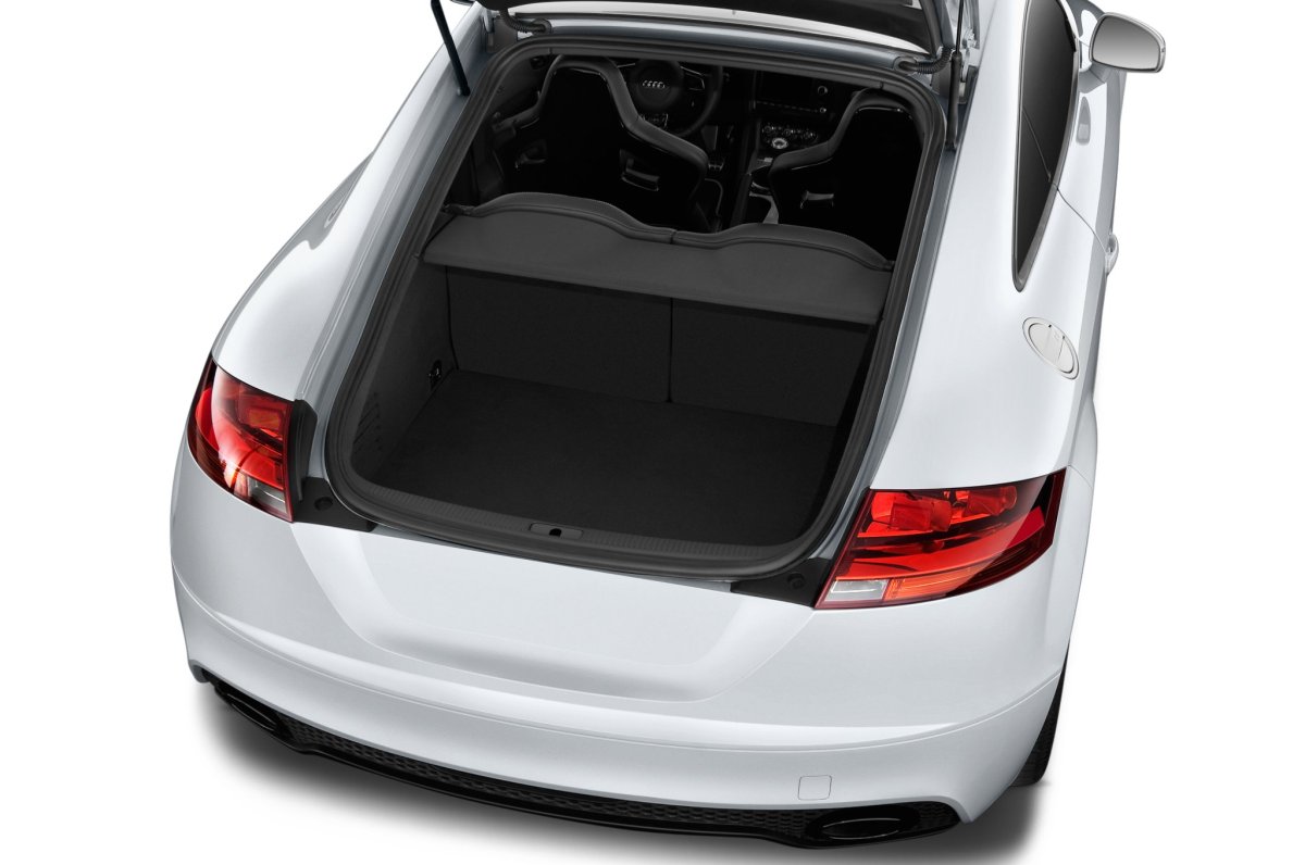 Зад у Сератто купе багажник