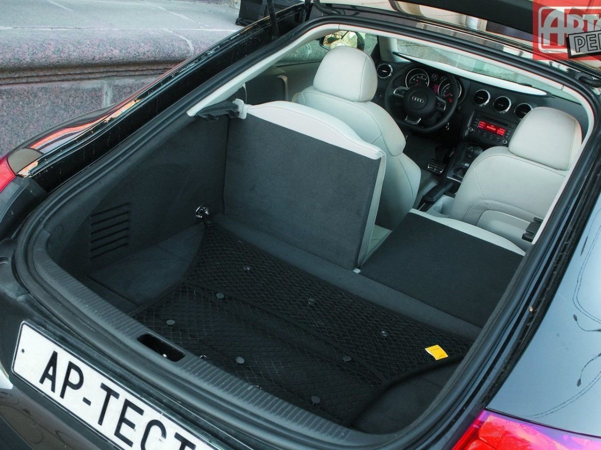 Audi TT 2.0 AMT, 2006 багажник