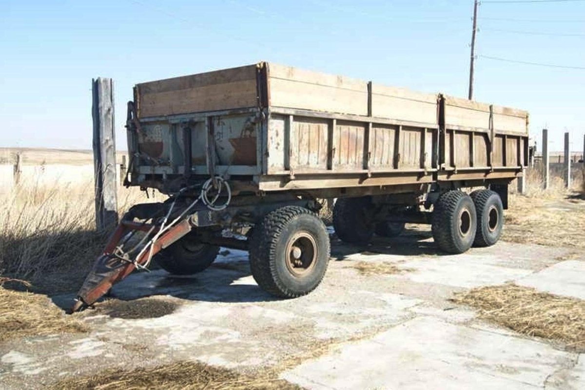 ПТС-12 полуприцеп тракторный