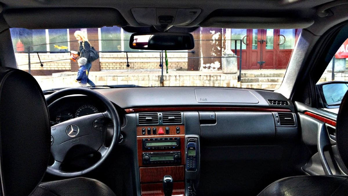 Мерседес Бенц e280 Avantgarde