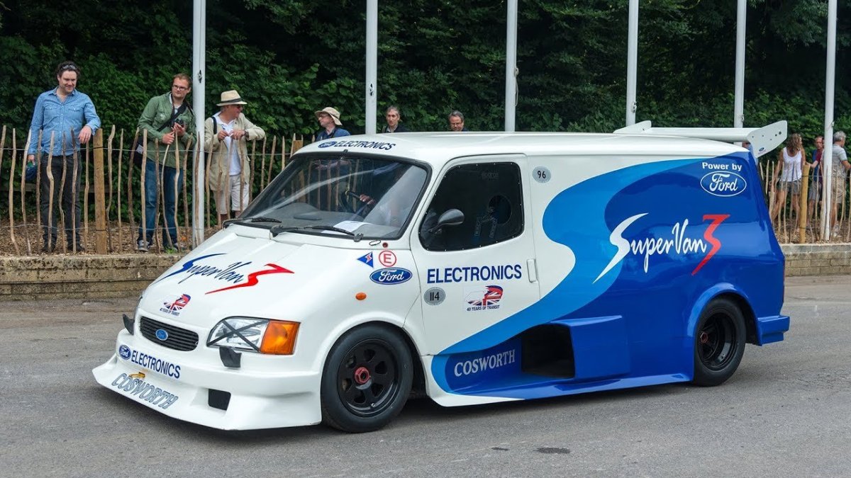 Ford Transit Supervan 3