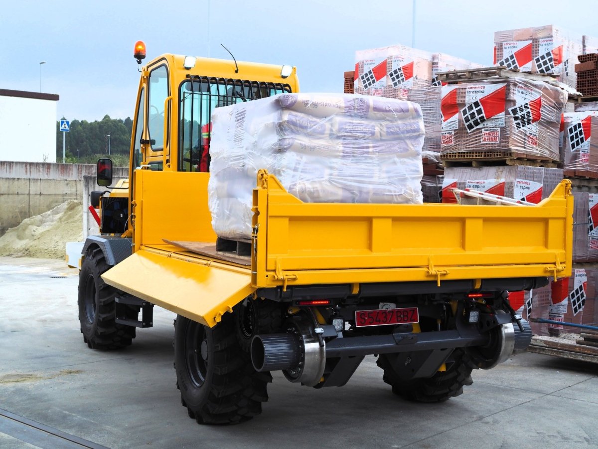 Универсальная машина на комбинированном ходу УМК