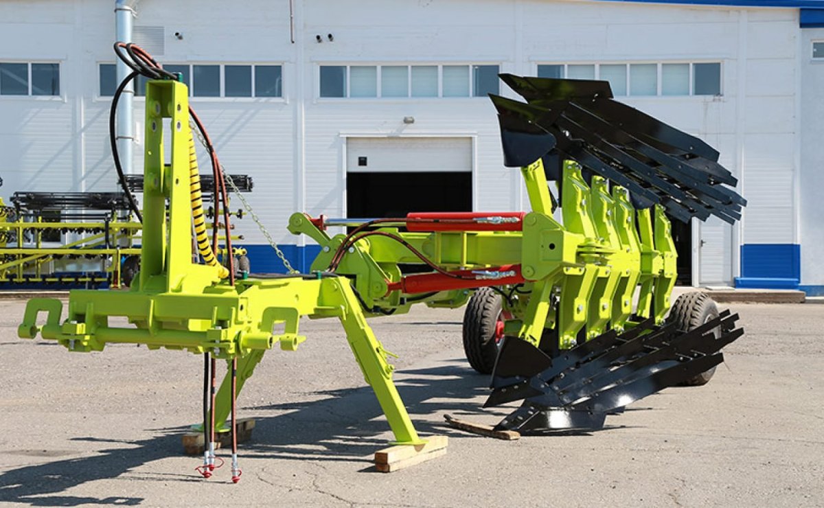 Плуг Волгаагромаш 6+1+1