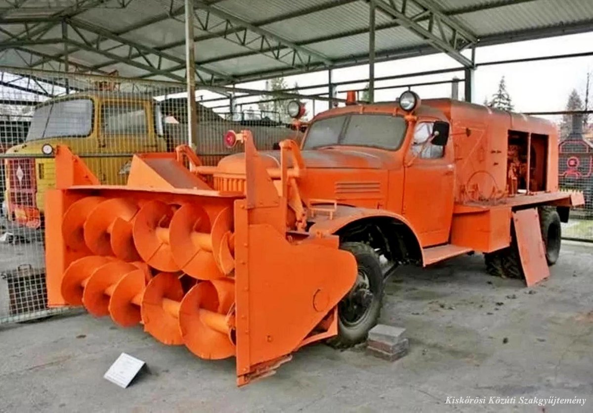 Шнекороторный снегоочиститель ЗИЛ 157