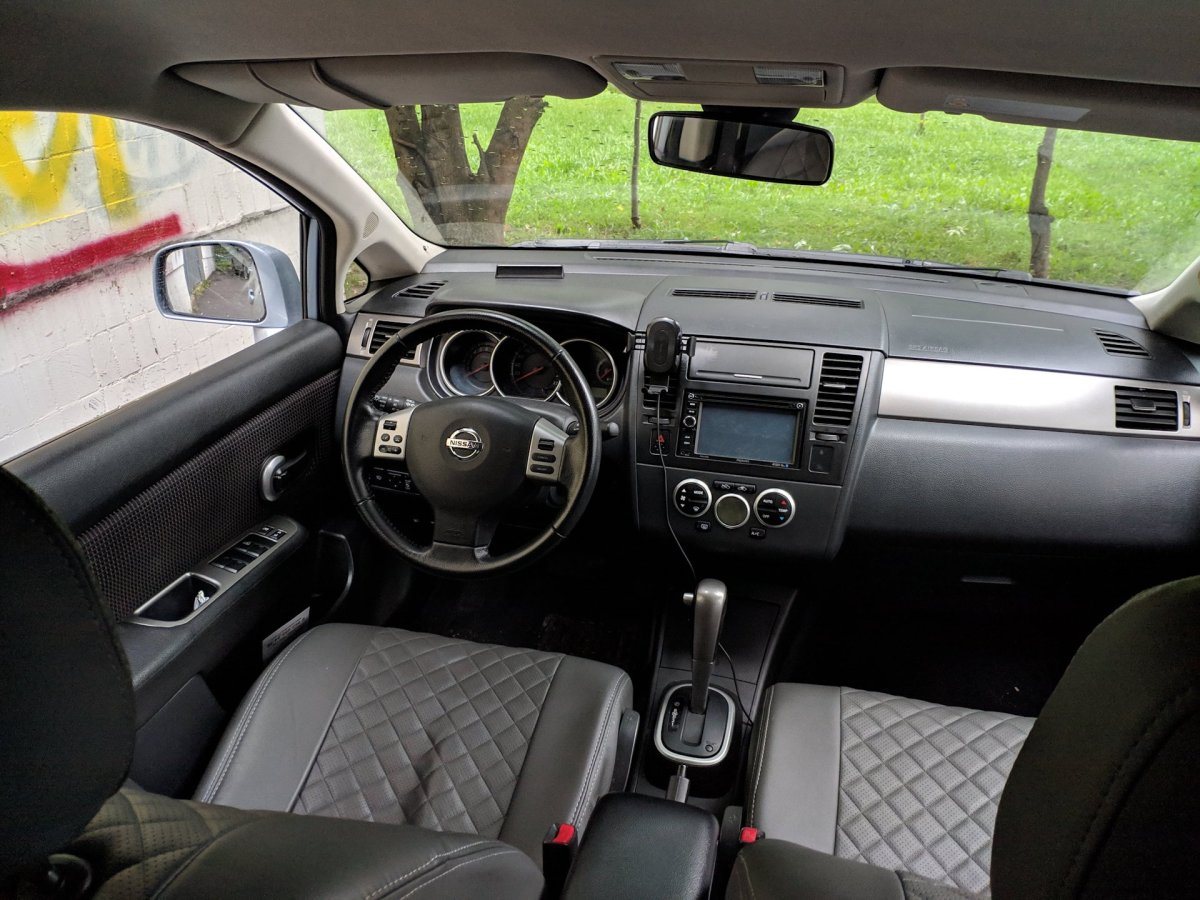 Tiida 2007 салон