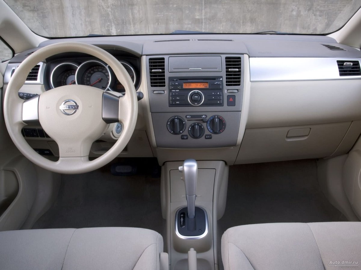 Nissan Tiida 2007 Interior