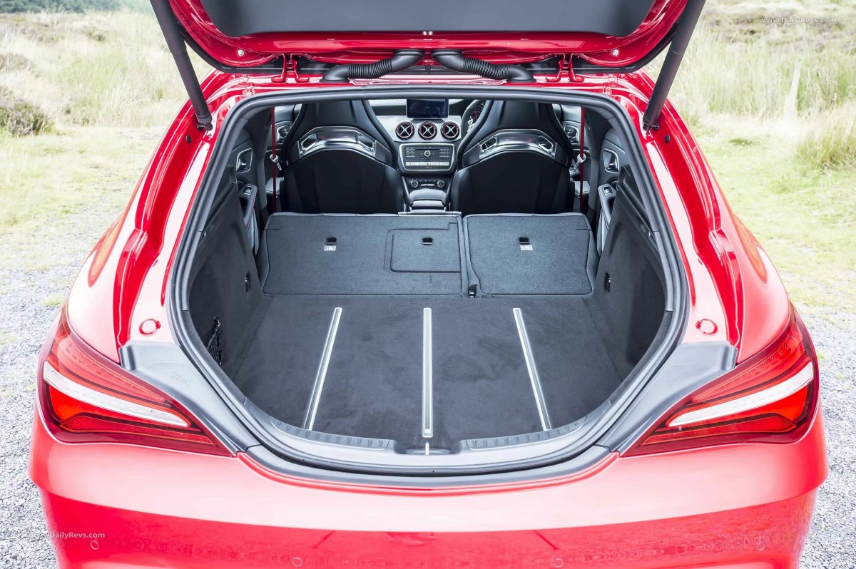 Мерседес CLA универсал 2020 багажник