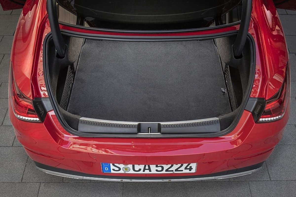 CLA 200 багажник