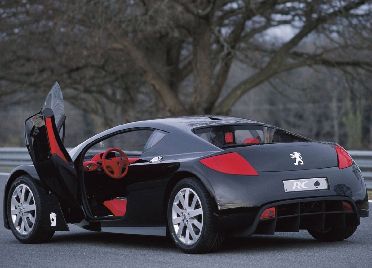 Peugeot спорткар