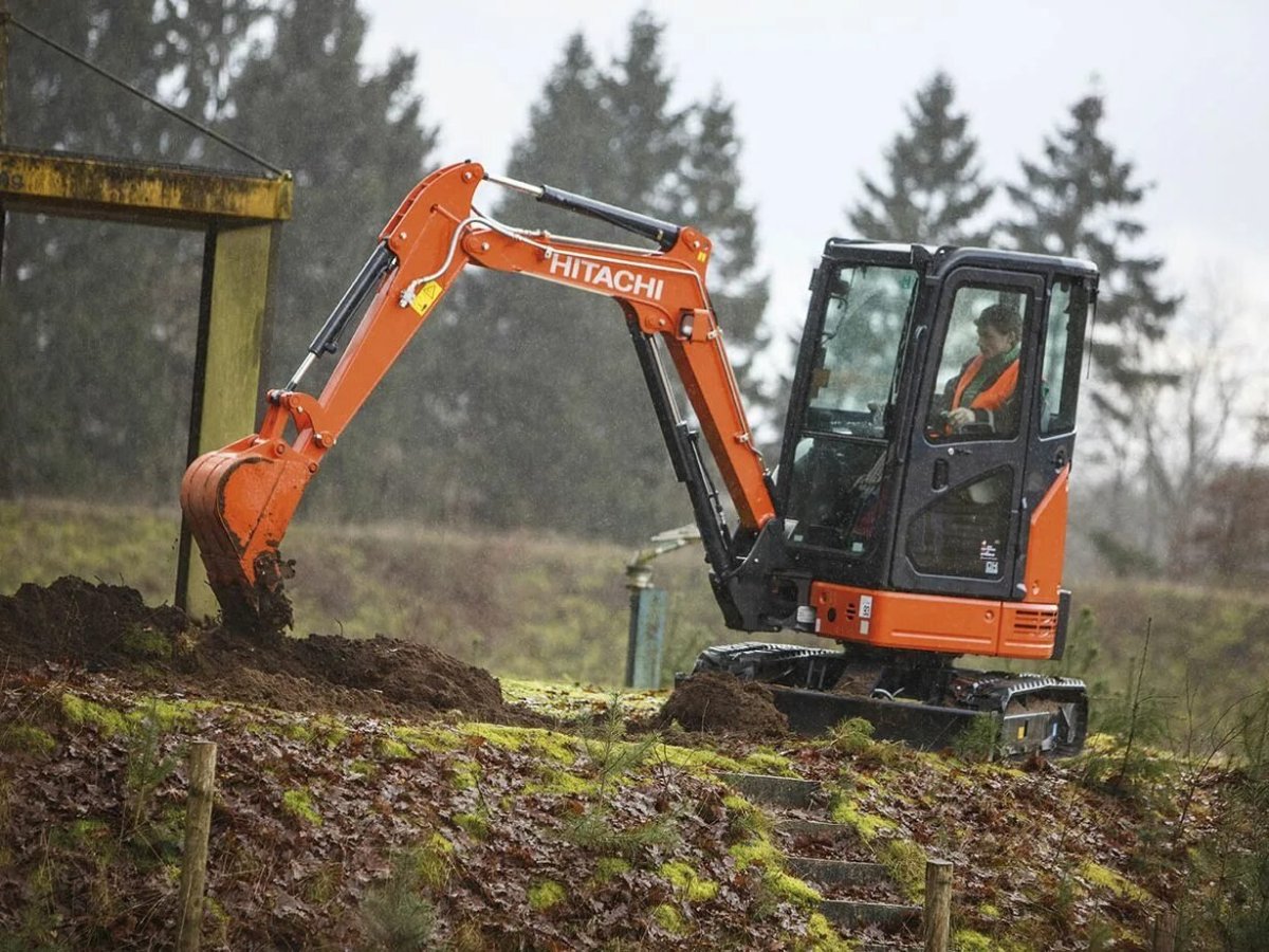 Экскаватор Hitachi, zx26u-5a