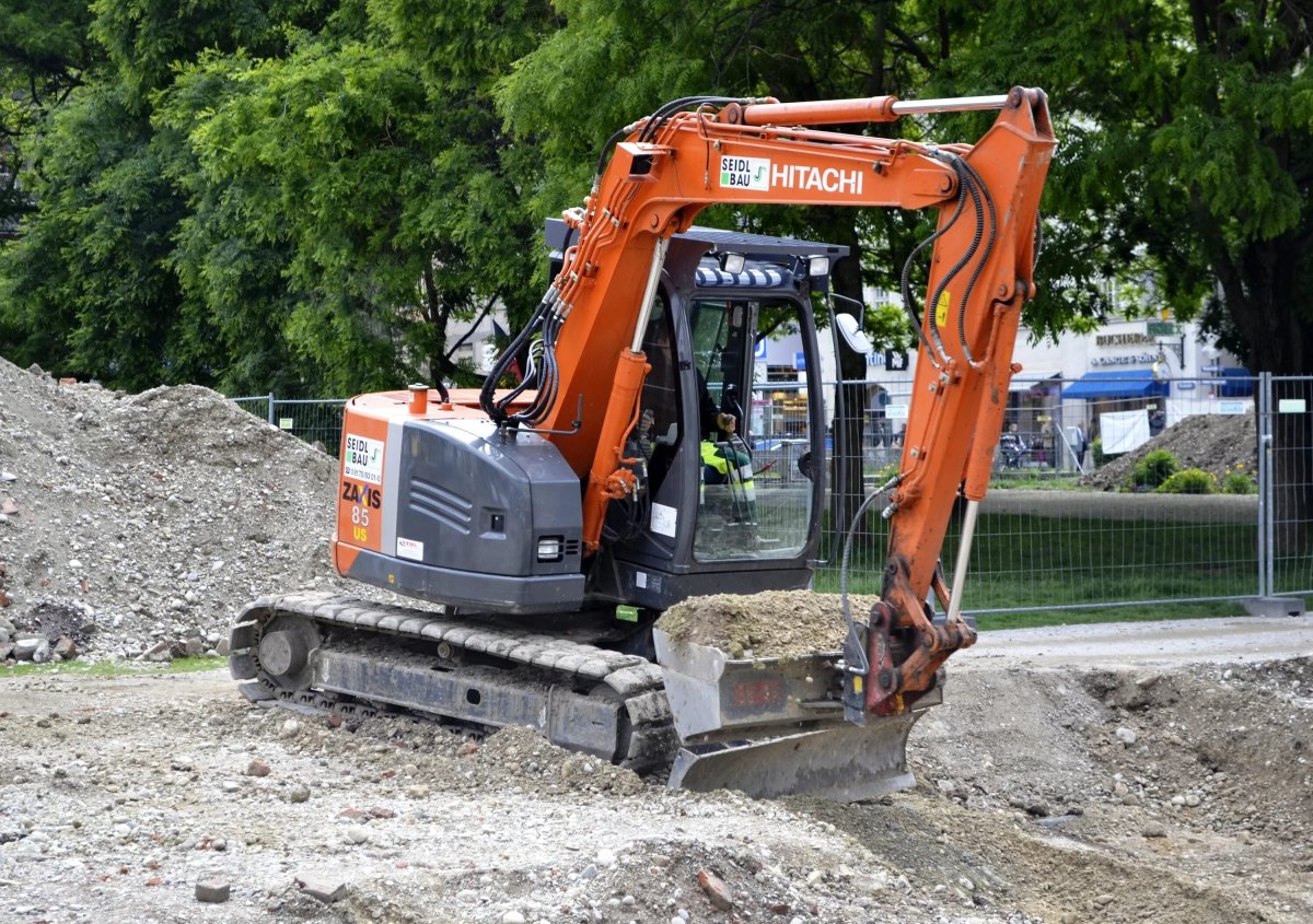 Экскаватор Hitachi Zaxis 200
