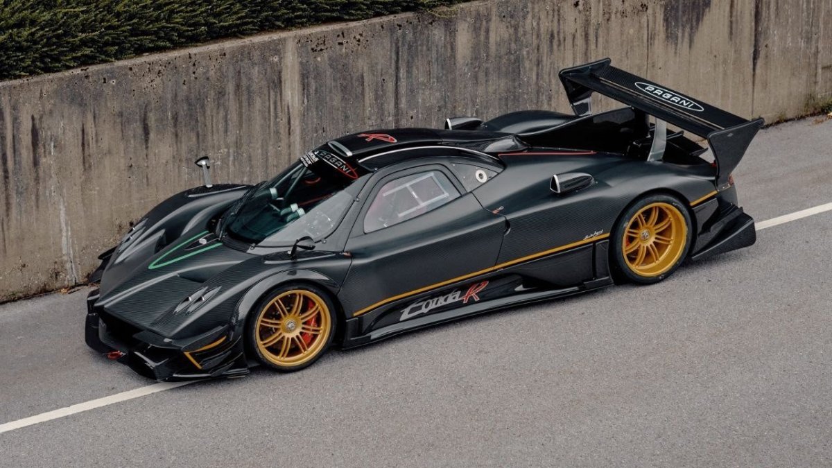 Спорткар Pagani Zonda