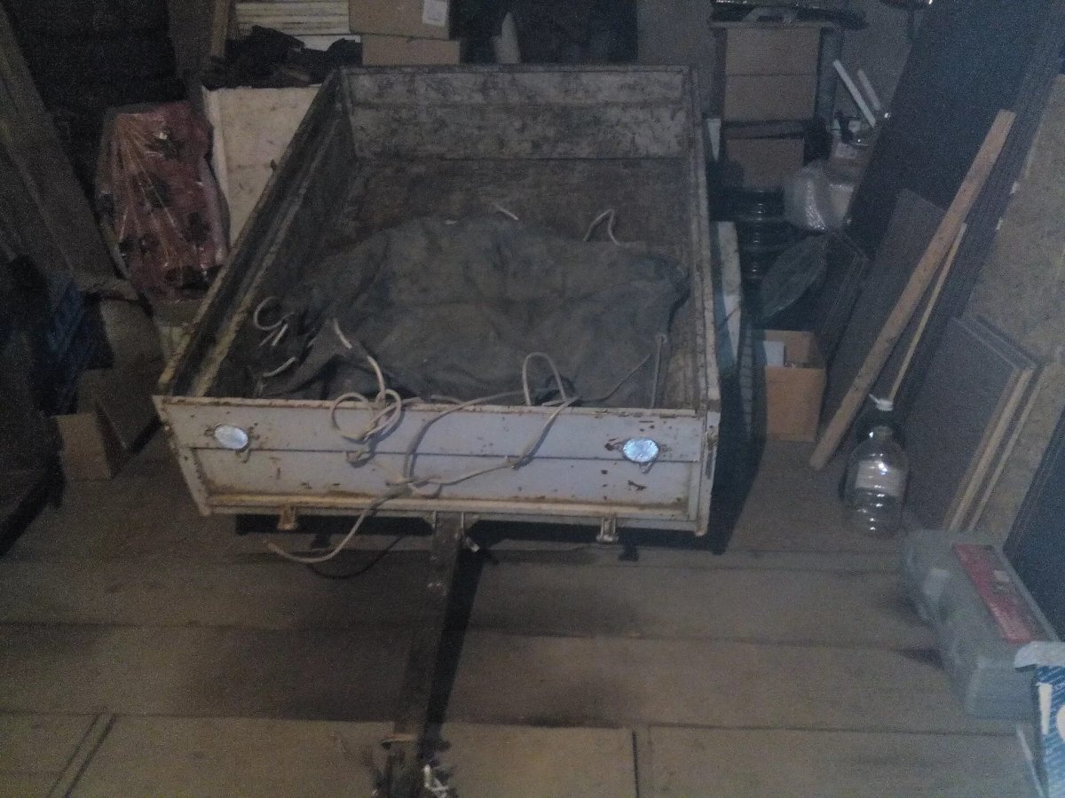 Прицеп НЕФАЗ 8122 Пчелка