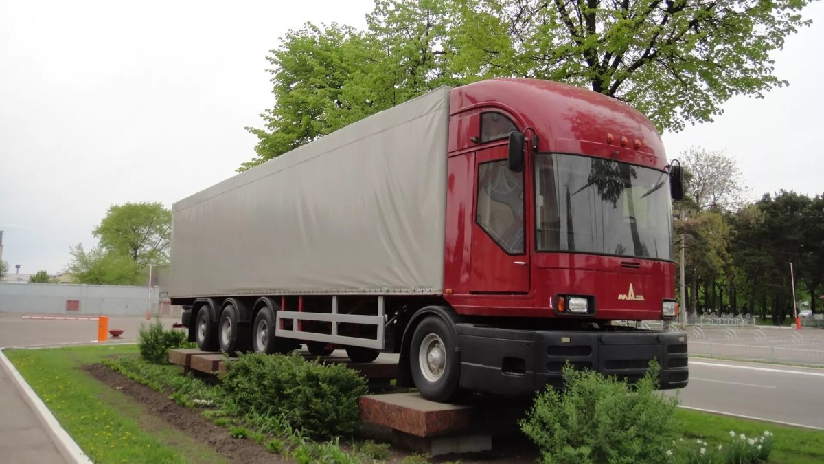 Экспериментальный МАЗ 2000