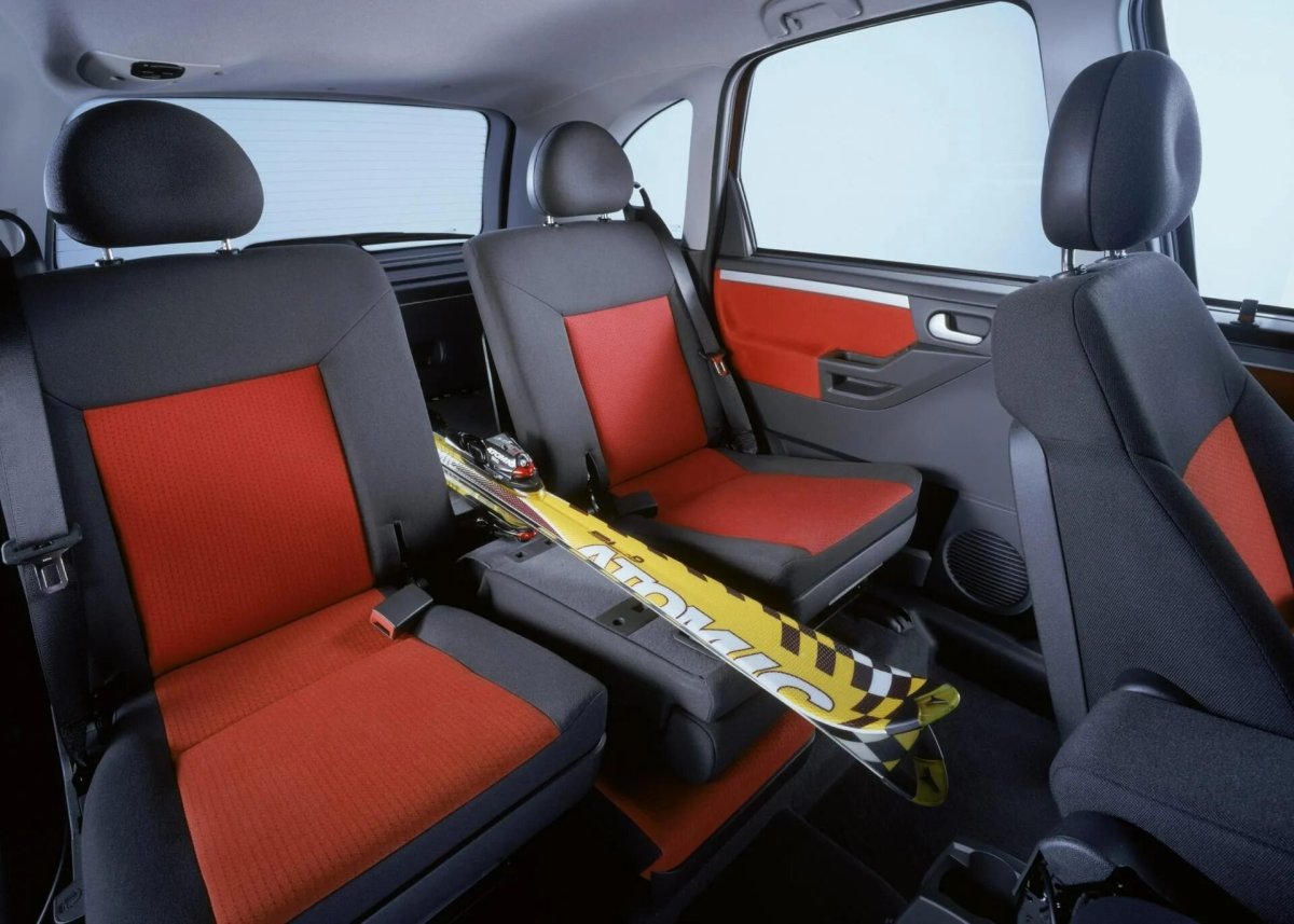 Opel Meriva 1.3 салон автомобиля