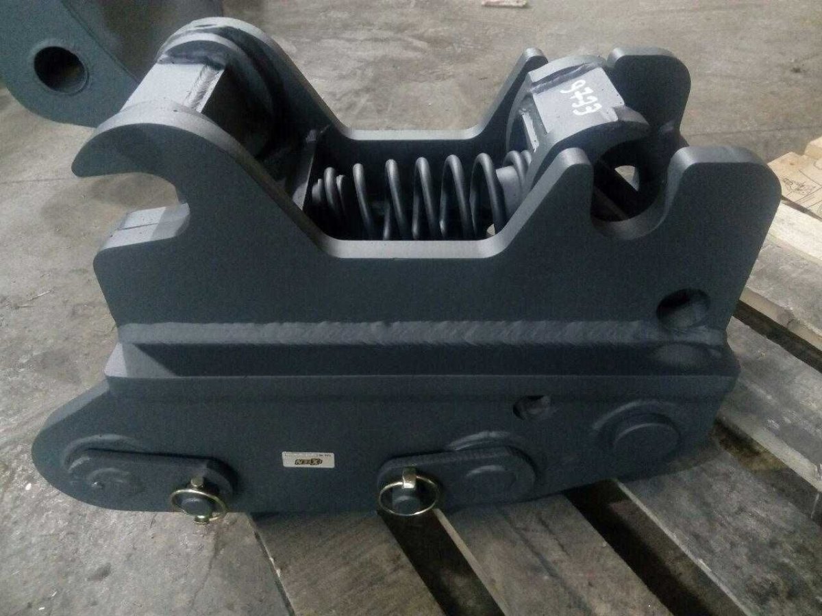 Быстросъем ковша экскаватора погрузчика Case 570