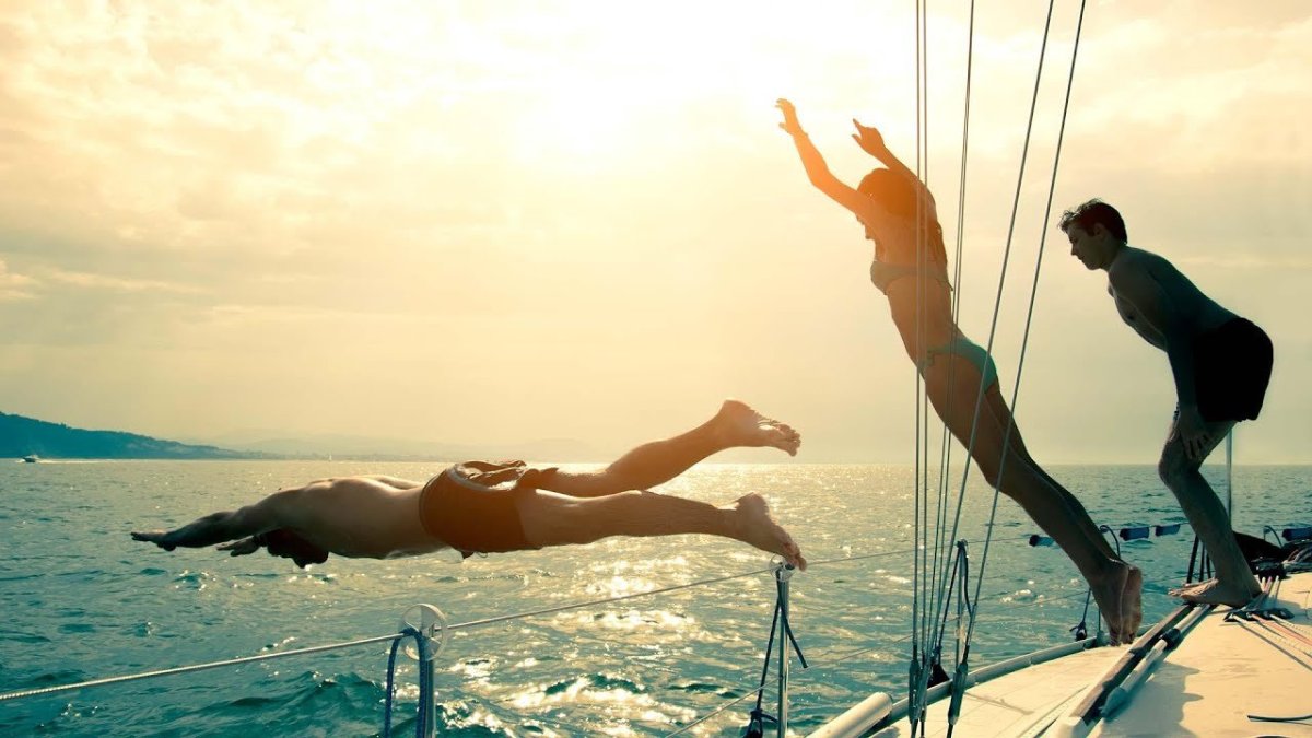 Нырять в море с яхты
