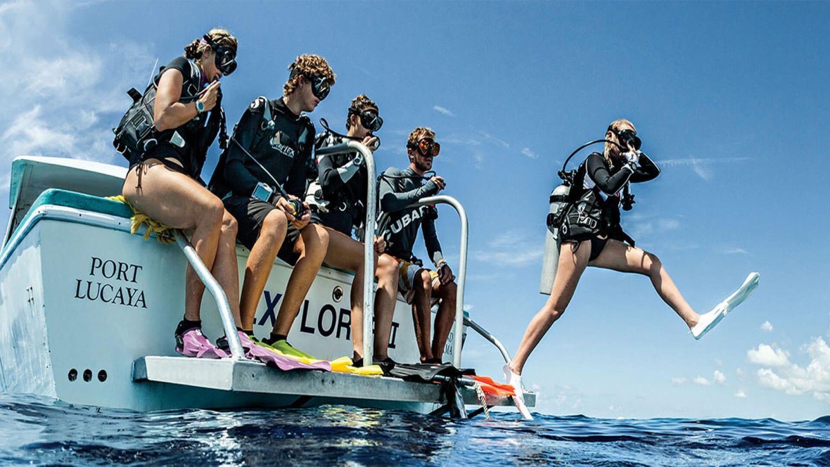 Катер для дайвинга