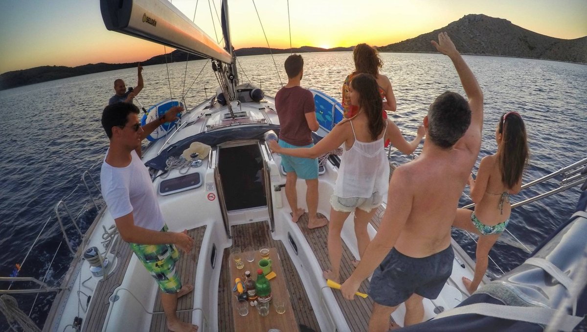 Вечеринка на яхте