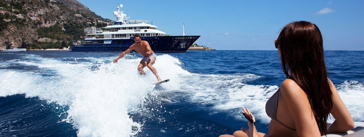 Красивые девушки на яхте