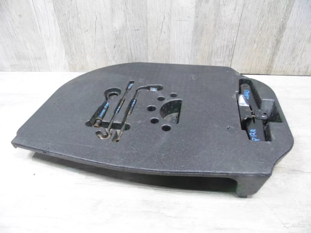 Nissan primera p12 крышка запаски