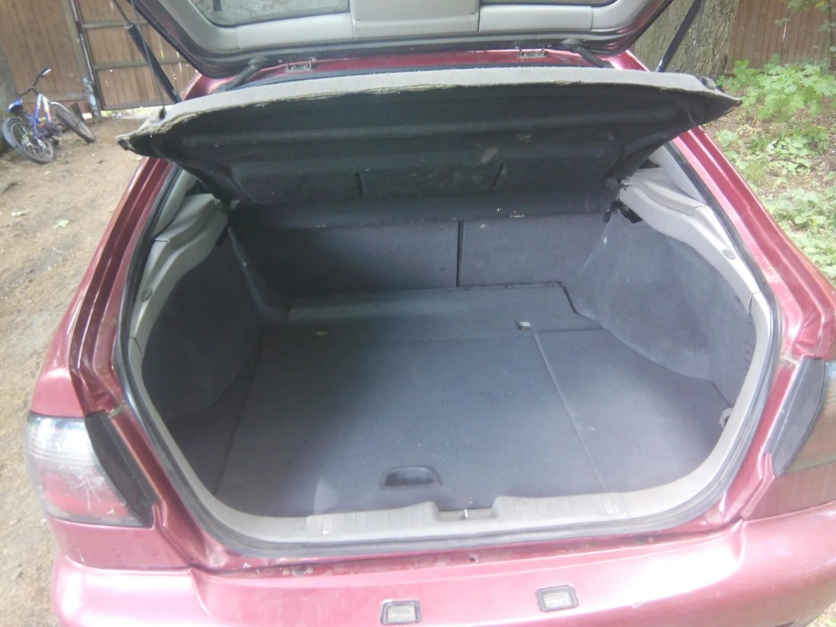 Nissan primera седан багажник