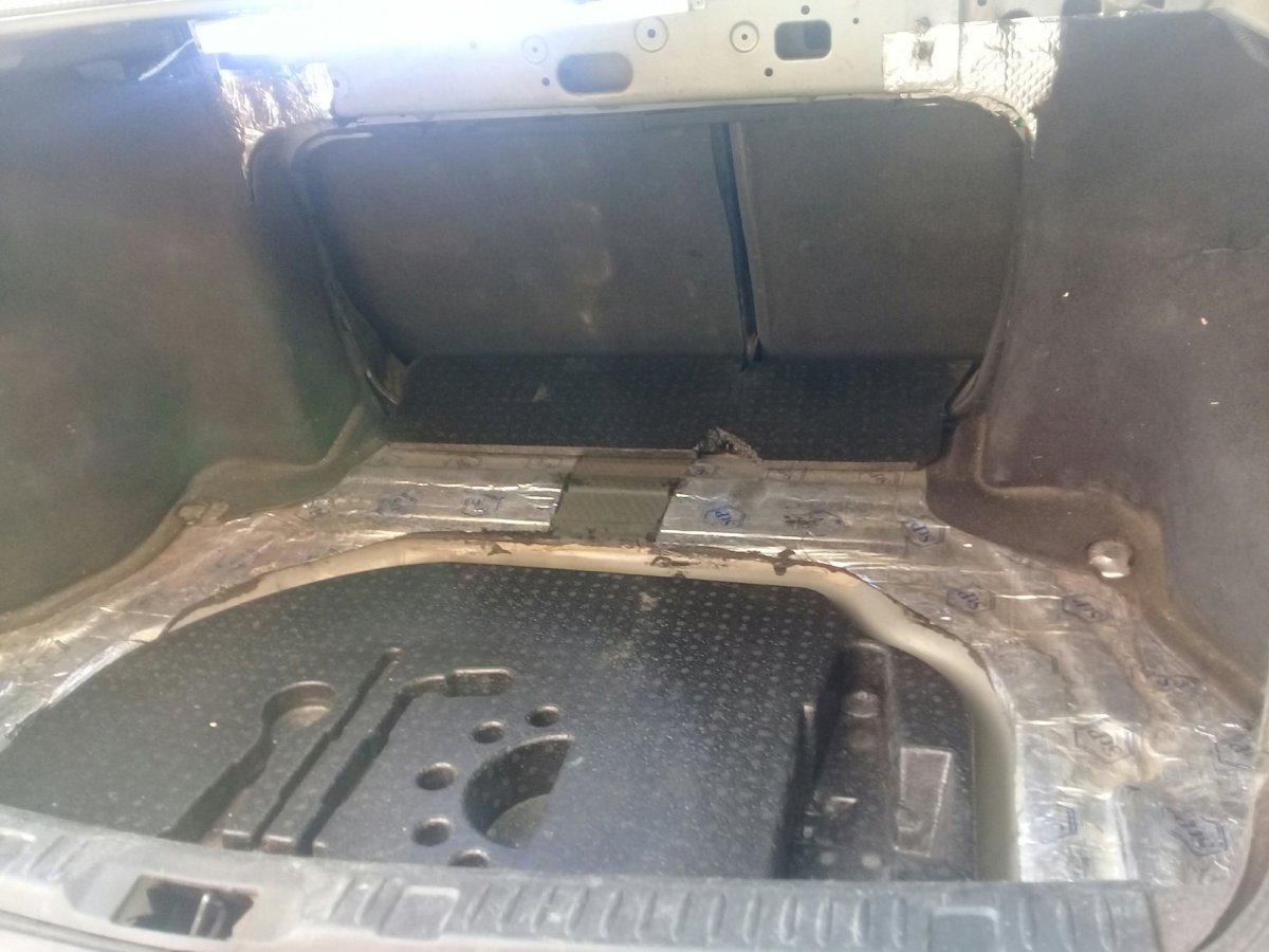 Пол багажника Nissan primera p12