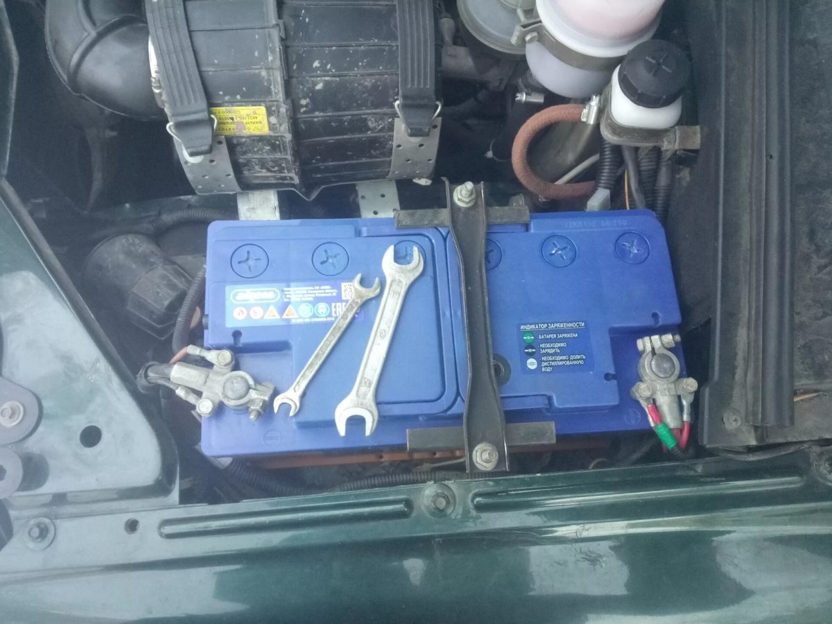 АКБ Нива Шевроле полярность