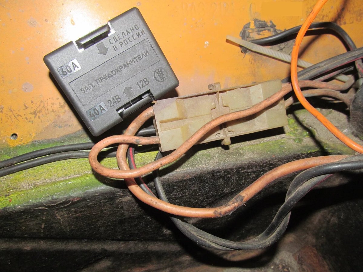 Колодка распределительная АКБ 2106