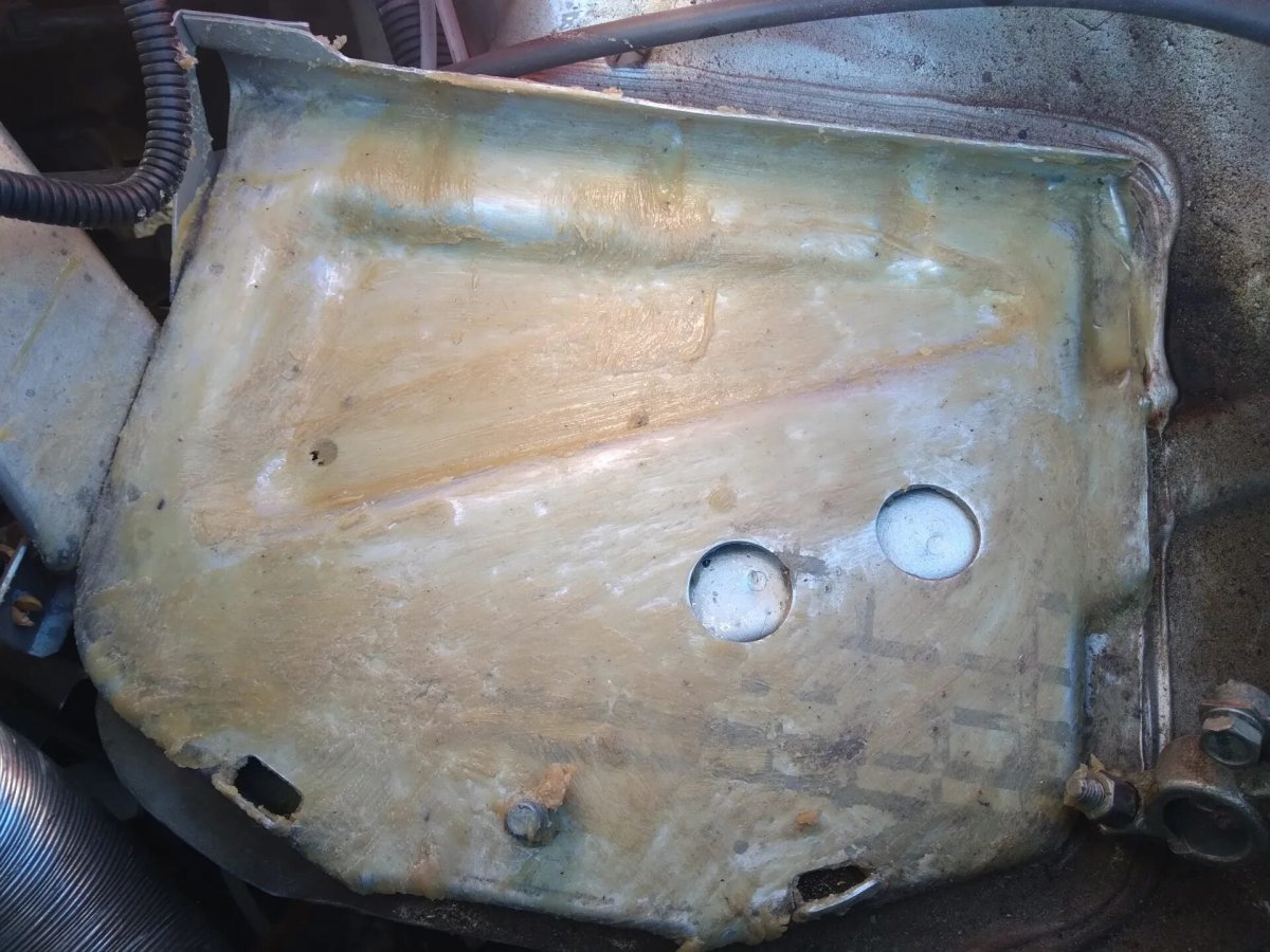 Площадка АКБ ВАЗ 2109