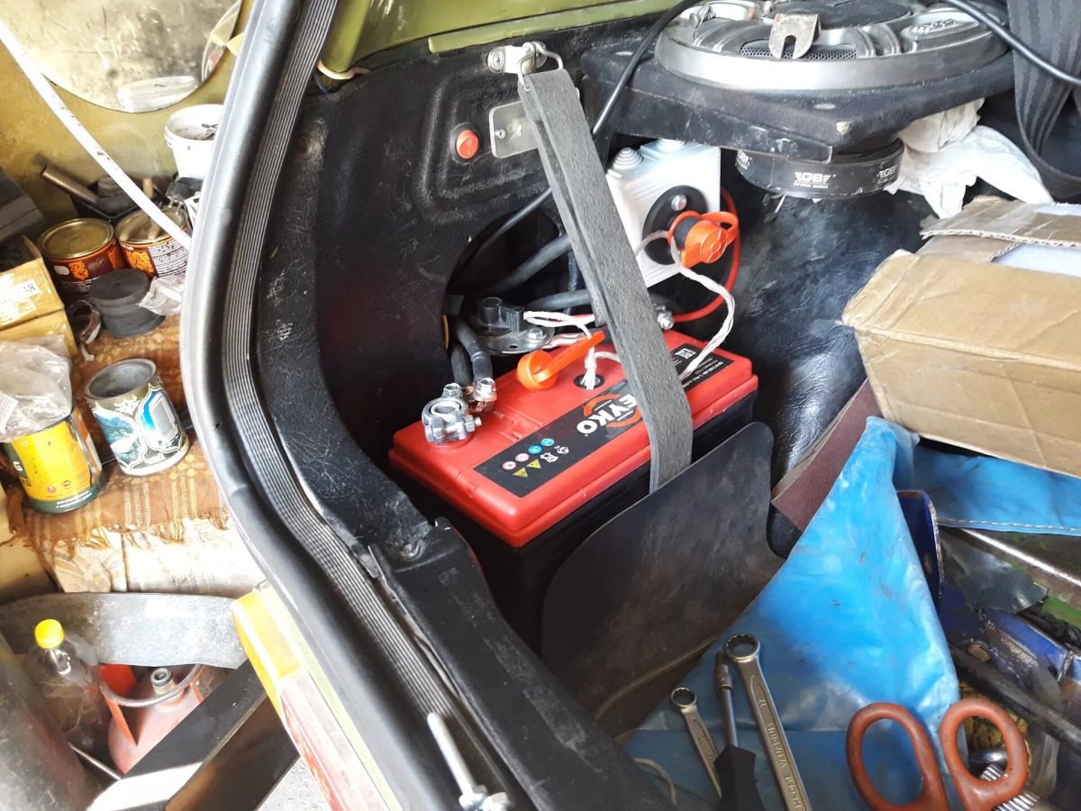 2 Аккумулятора на ниву 21213