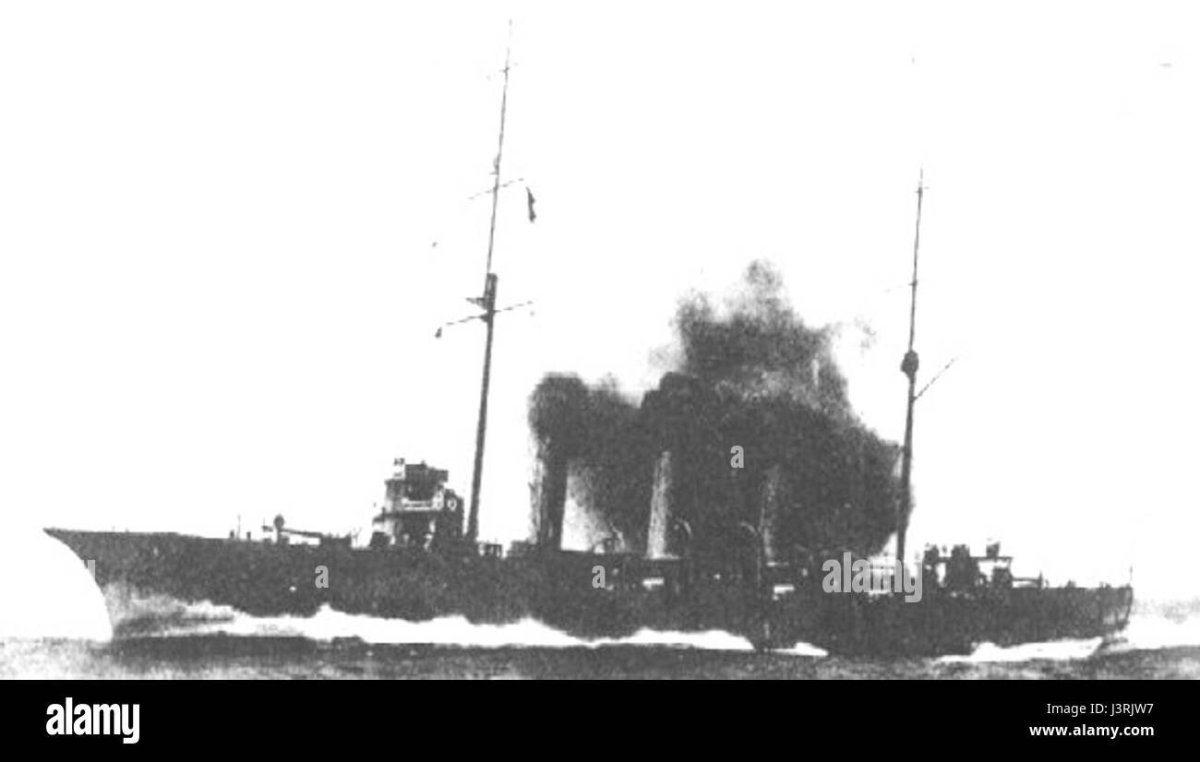 Тонэ бронепалубный крейсер