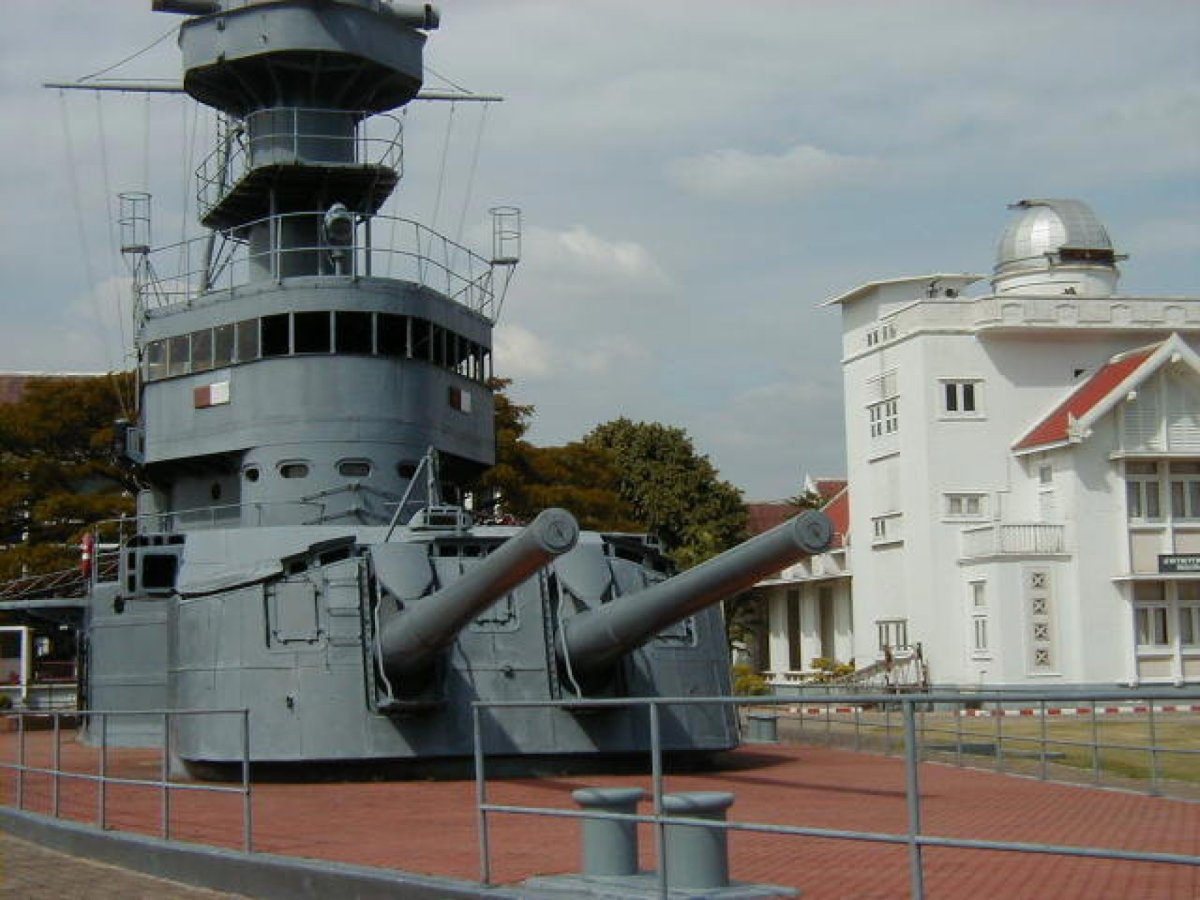 Броненосец Тонбури