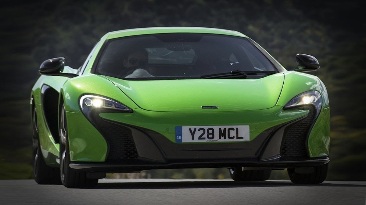 MCLAREN 650s зеленый