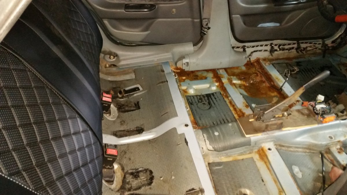 Рено Лагуна 1 пол в салоне